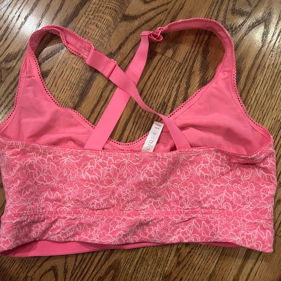Hot Pink Lace Bralette withh crisscross straps 18/20 - Picture 2 of 4